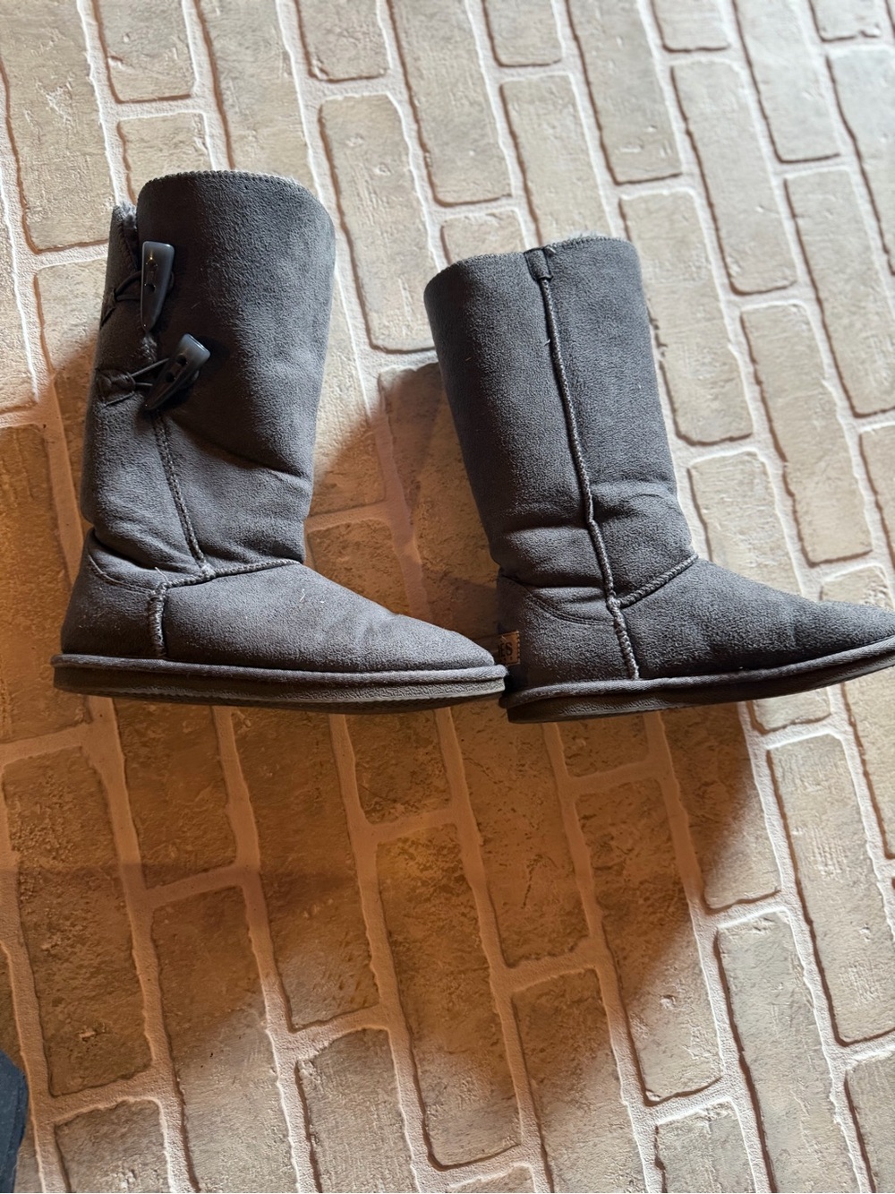 Woman’s Apres Gray Suede Winter Boots